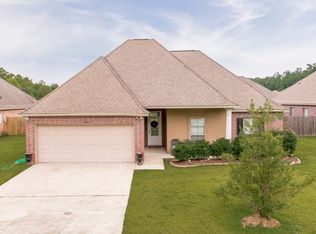 16343 Turning Leaf Dr, Prairieville, LA 70769