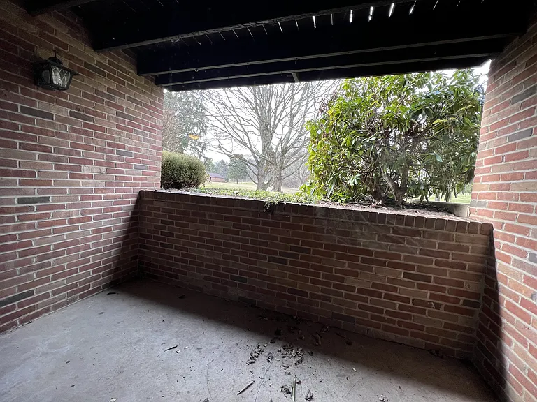 Carriage Hill Apartments — Photo 17