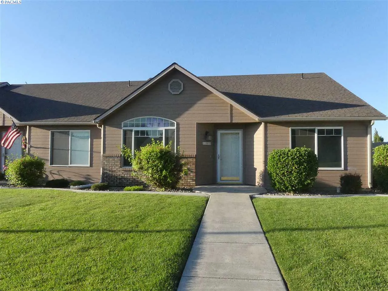 2515 W Grand Ronde Pl Unit D photo 1
