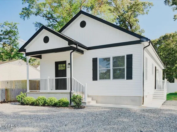 711 Monmouth Avenue, Ocean Gate, NJ 08740