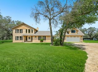 1922 Virginia Ln, Floresville, TX 78114