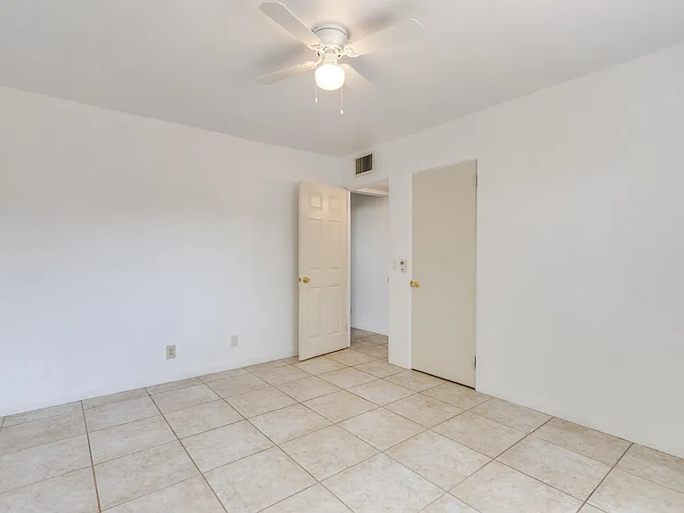 1120 E Waverly St — Photo 19