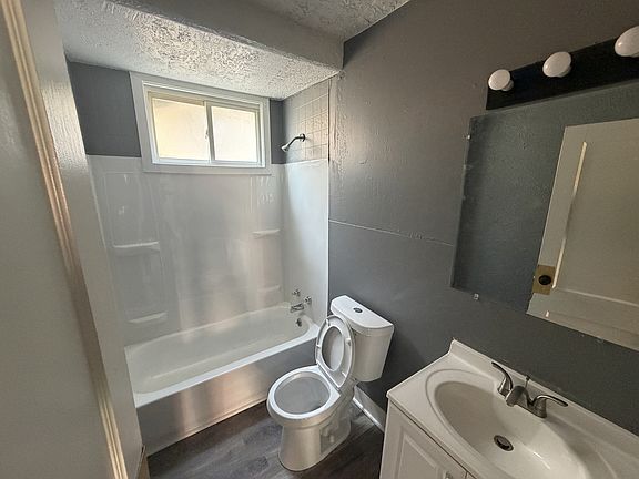 3rd image of 11115 Notre Dame Ave #1