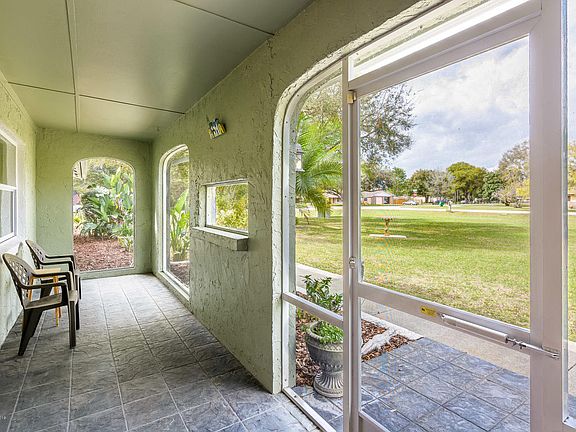5th image of 4061 Fairfax Dr