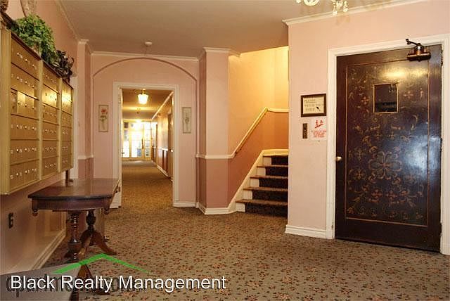 1st image of 328 W 8th Ave APT 106