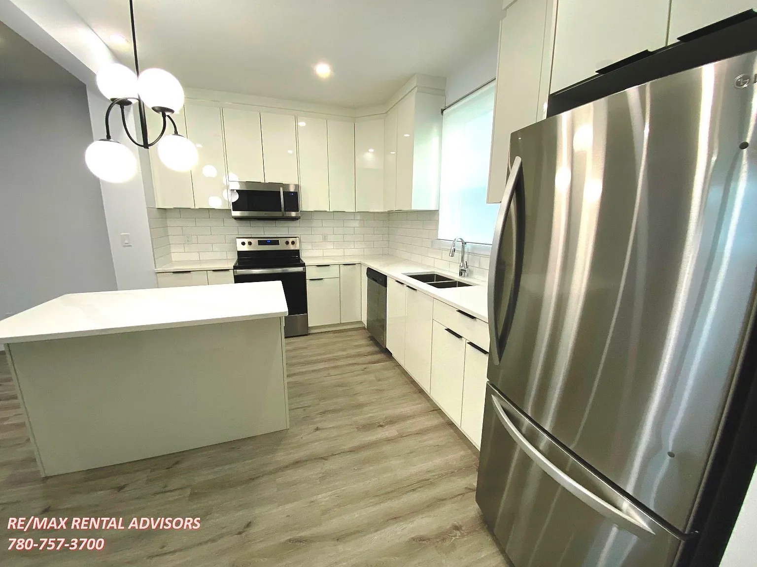 Upper A 14723 106 Avenue Northwest — Photo 3