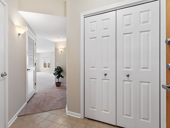5th image of 405 Creekside Dr #406