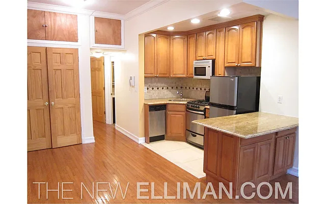 Rented by Douglas Elliman | media 33