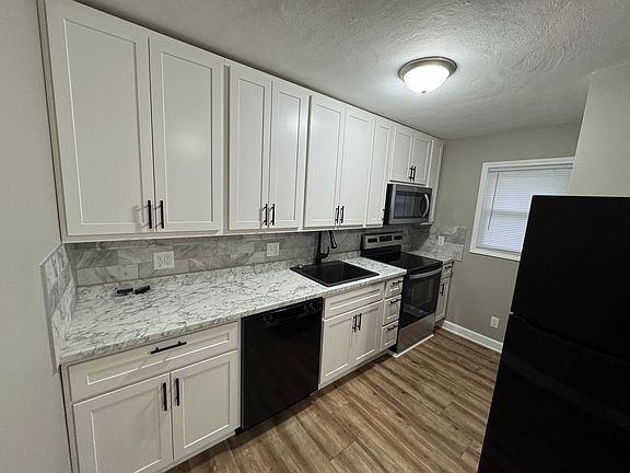 3rd image of 3105 Wismer Ave