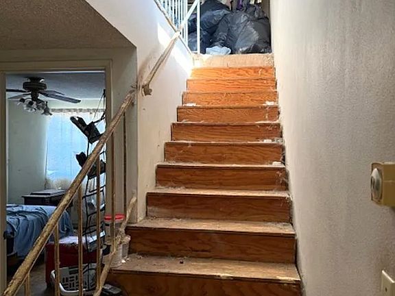 5th image of 3595 51st St