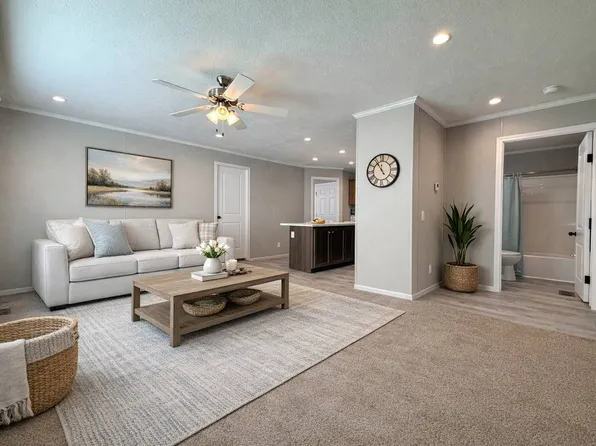 172 Taylor Ave #84, Jackson, MI 49203