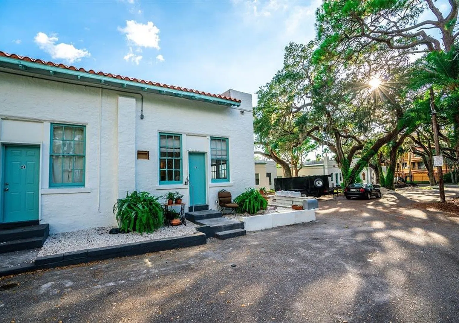 Charming & Historic Jungle Prada Flats in St Pete — Photo 4