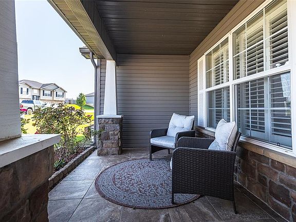 3rd image of 106 Greythorn Ct