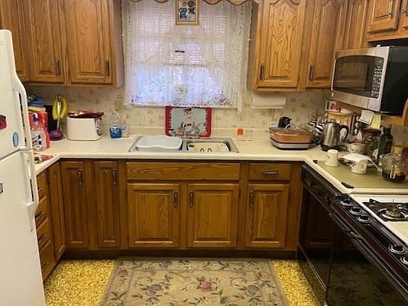 5th image of 9672 Shirley Dr