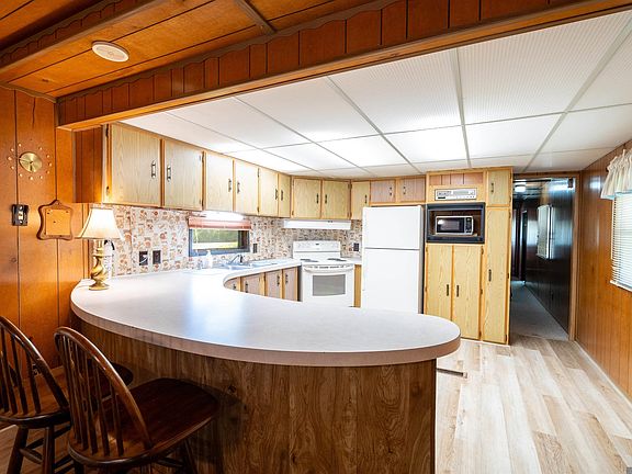 5th image of 10657 Peairs Rd