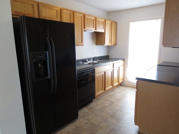 Kitchen w/ Matching Black Appliances
