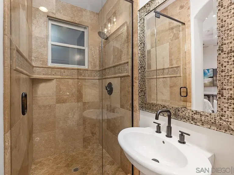 1554 Summit Ave — Photo 30