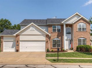 253 Magnolia Trace Dr, Ballwin, MO