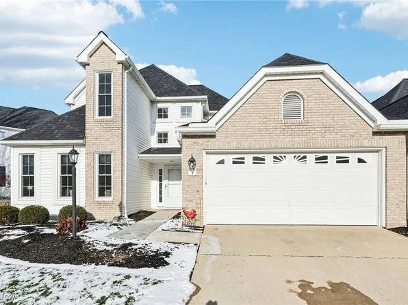 7 Nantucket Row, Rocky River, OH 44116