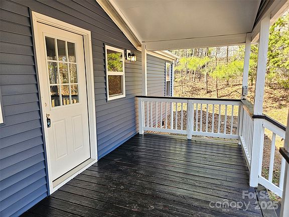 3rd image of 149 River Breeze Dr