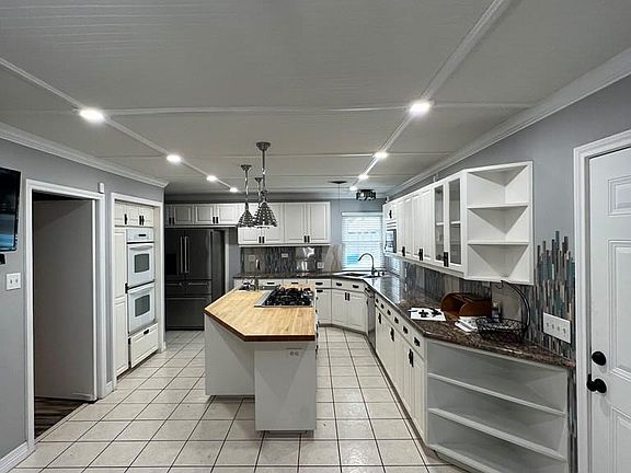 2nd image of 1707 Tara Cir