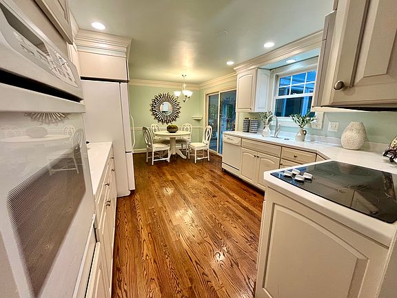 2nd image of 6513 Cape Ct