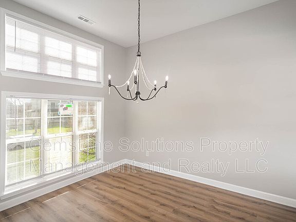 3rd image of 2812 Lafayette Dr