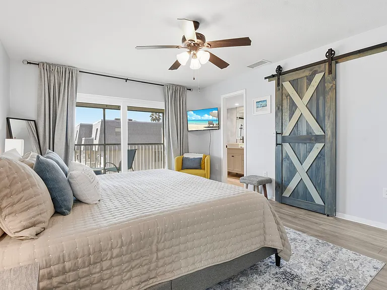 255 Capri Cir N #8 — Photo 24