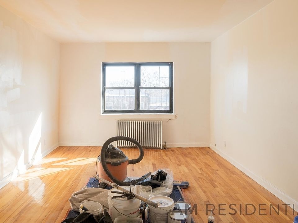 1st image of 283 Bay 17 St #33