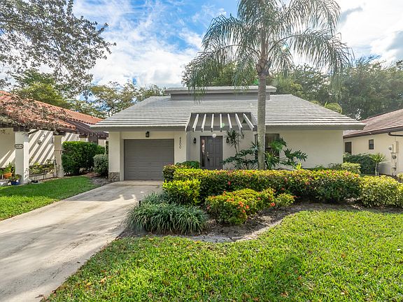 3rd image of 4800 Boxwood Cir
