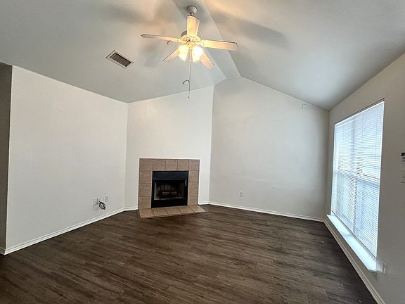 3rd image of 1117 Weston Dr