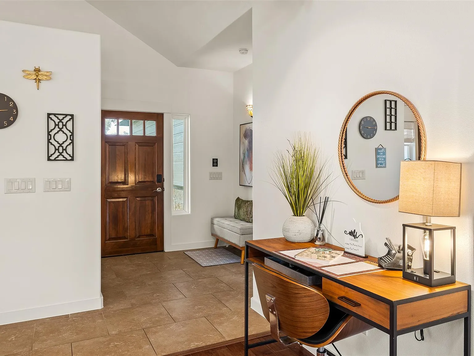 3 bed, 2.0 bath, 1949 sqft, $5,250 — Photo 4