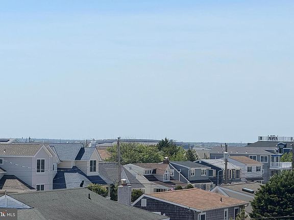 5th image of 212 N Barnegat Ave