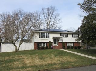 28 Green Hill Dr, Brick, NJ 08724