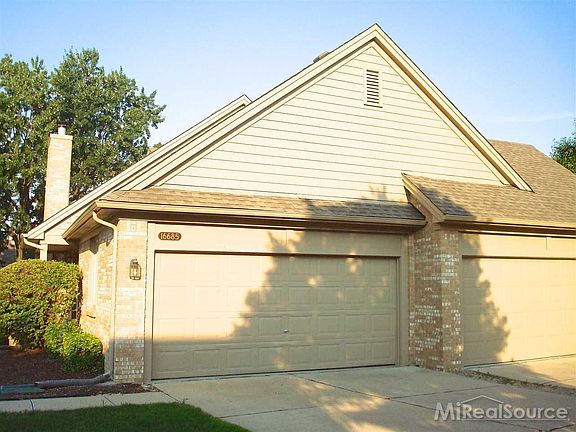 2nd image of 16685 Pearlcreek Ct