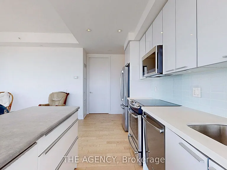 10 Park Lawn Rd #LPH09 — Photo 10