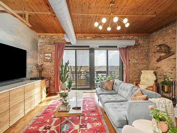 5th image of 1525 S Michigan Ave APT 204