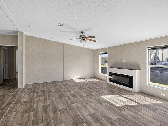 5th image of 154 Firefly Dr