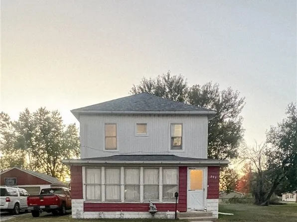 209 N Douglas St, Litchfield, IL 62056