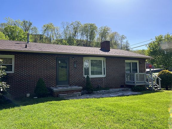 4th image of 211 Pine St