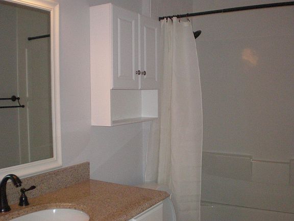 2nd floor bathroom