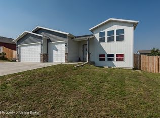 1751 4th Ave E, Dickinson, ND 58601