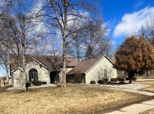 1502 Sanders Dr, Auburn, IN