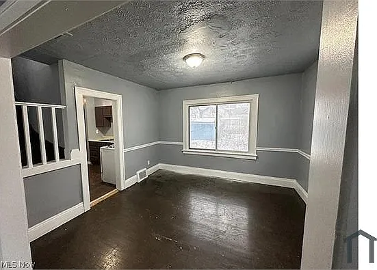 3 bed, 1170 sqft, $1,199 — Photo 3