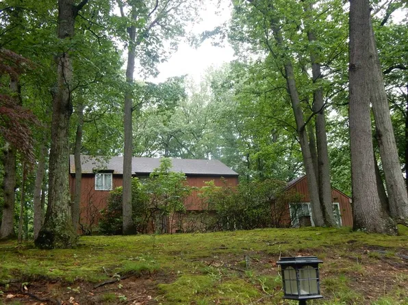 101 Mews Ln, Cherry Hill, NJ 08003