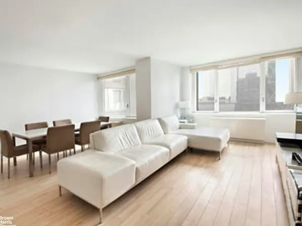 322 W 57th St, New York, NY