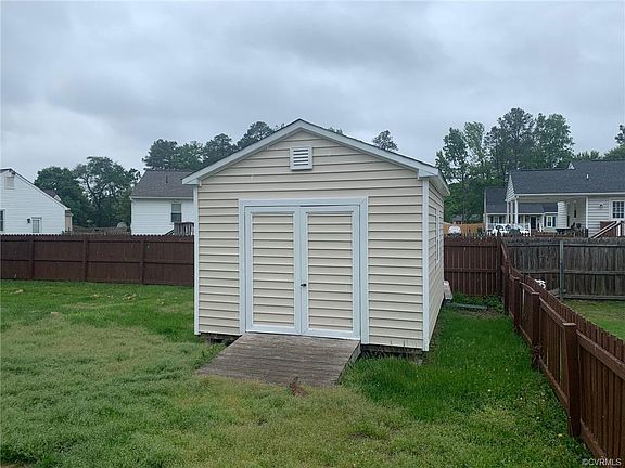 3rd image of 2420 Brandon Forest Ct