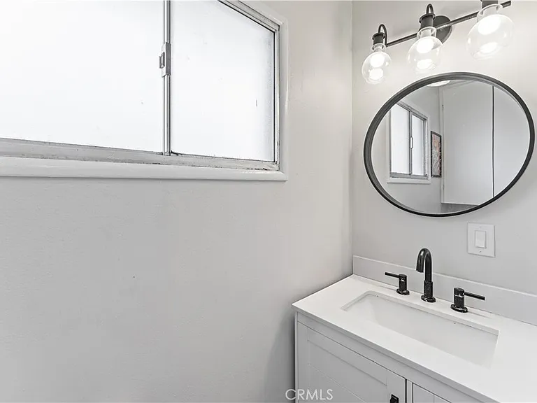 923 W Maple Ave — Photo 13