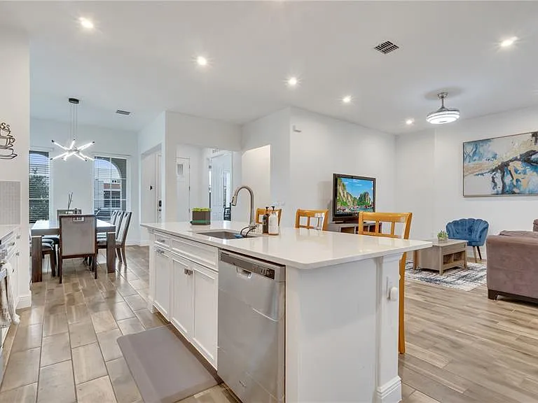 2069 Celebration Blvd — Photo 19