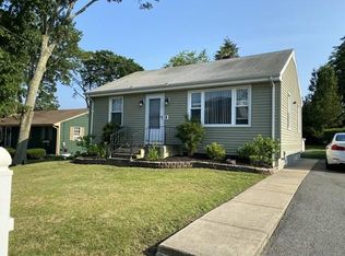 69 Wood St, Fall River, MA 02721